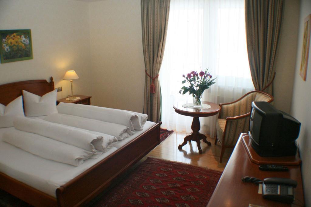 Schlosshotel Post Edelfreisitz Sprengenstein Imst Phòng bức ảnh